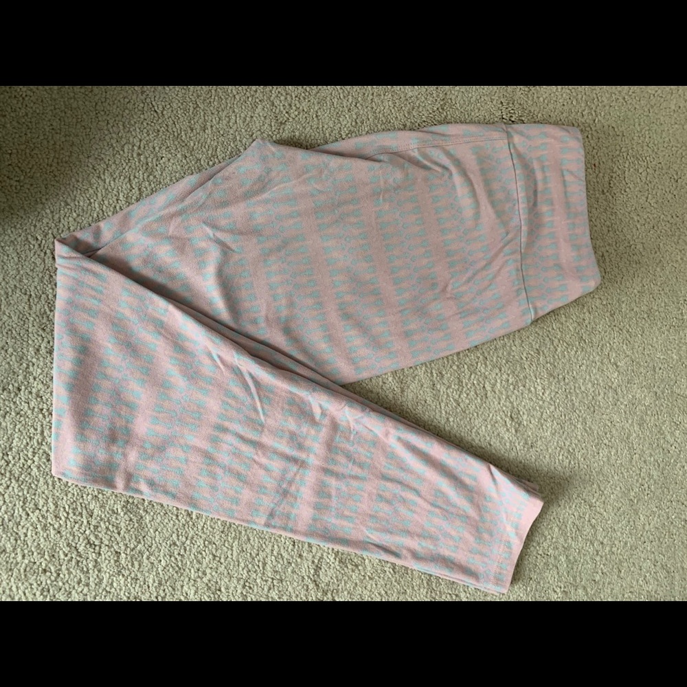 Pink Arrow Leggings